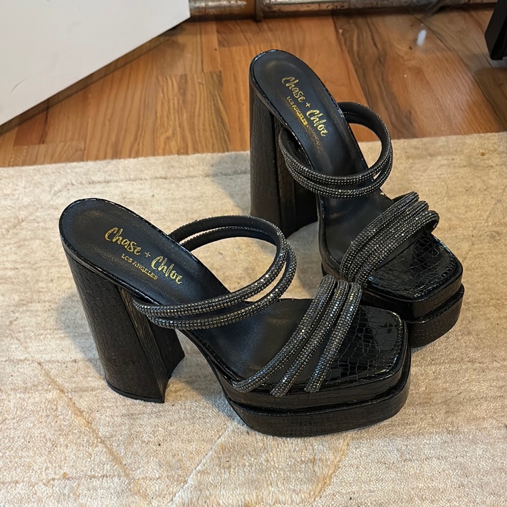 Chase + Chloe Black Platform Mules with Chunky Heel